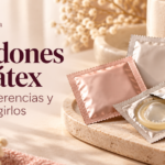 Condones sin látex en sobres individuales, con diseño editorial beige y título del artículo de Alma Íntima